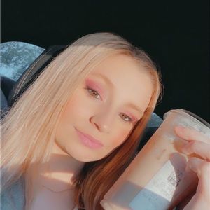 Meet your Posher, Hailey